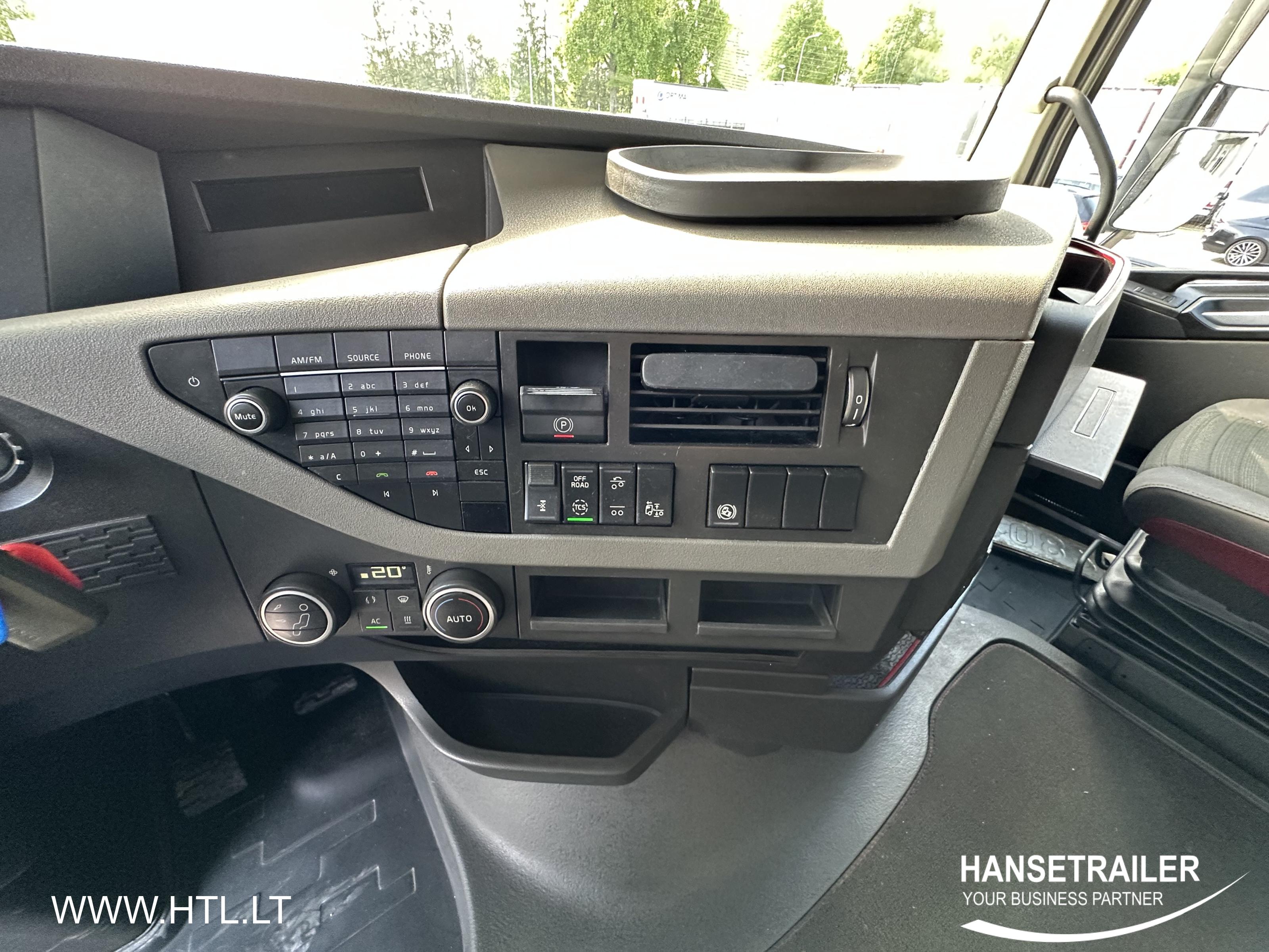2015 Autotraukiniai Izotermas Volvo  FH 420