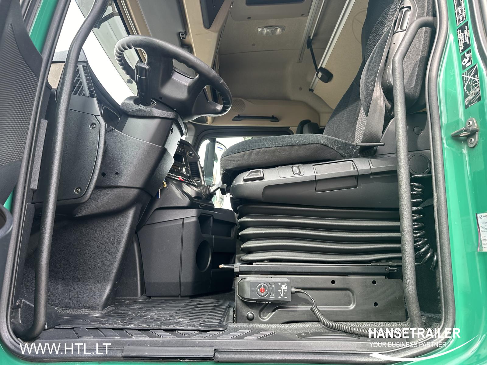 2017 Vilkikas 4x2 Mercedes-Benz Actros 1845 LS Mega Low Deck